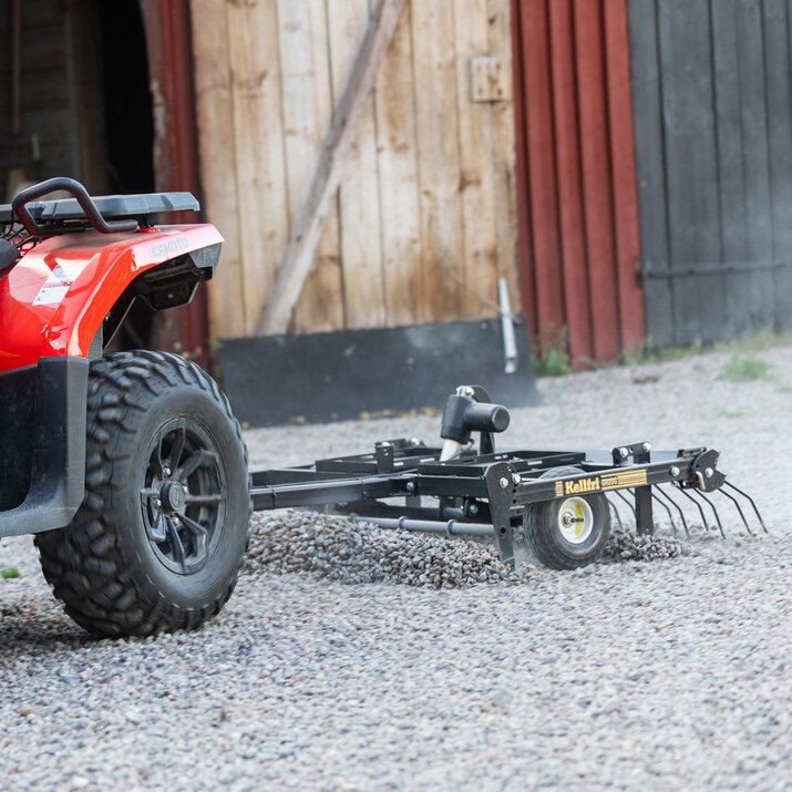 Gårdsharv ATV med justerbart chassis og drag