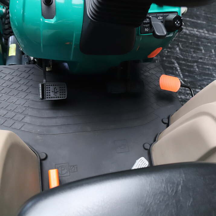 Kompakttraktor Lovol 25 hk med frontlaster, uten hytte 