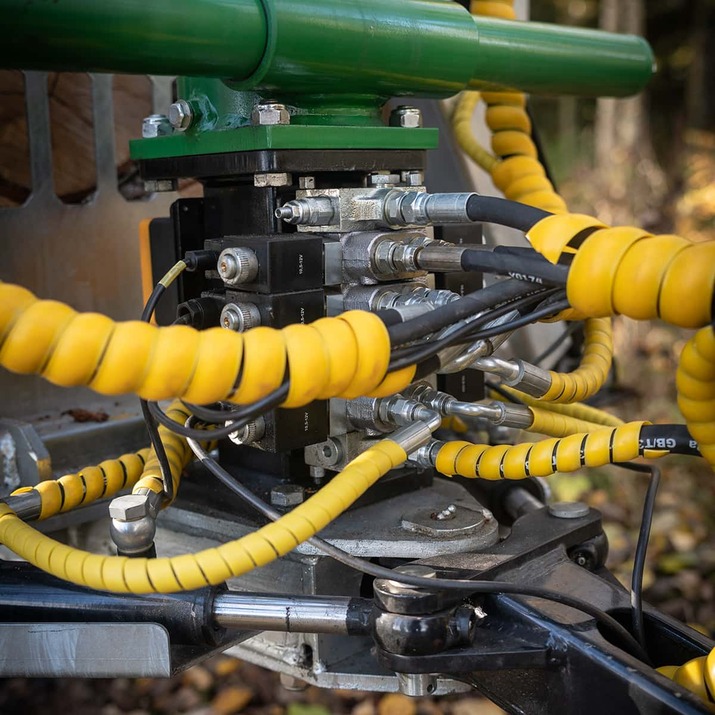 Skogsvogn ATV 3 tonn, med kran 4,2 m