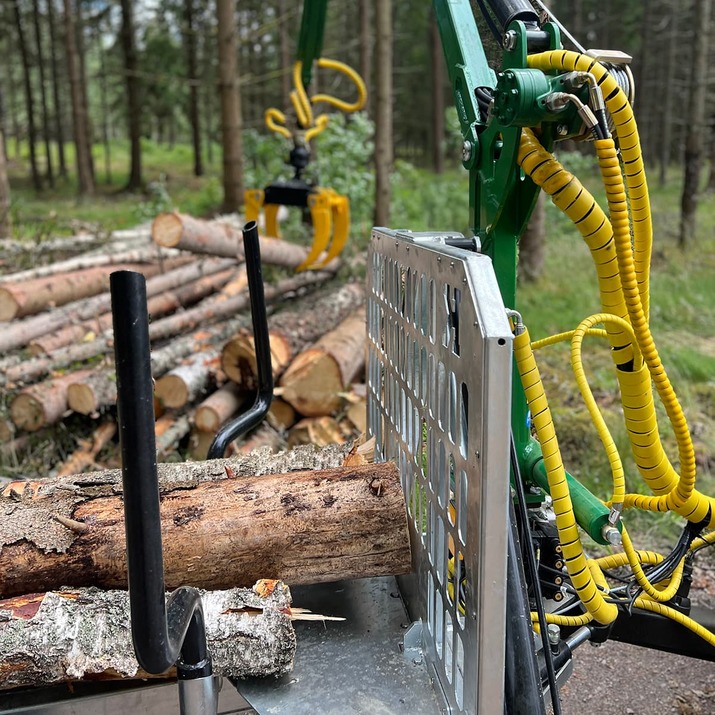 Skogsvogn ATV 3 tonn, med kran 4,2 m