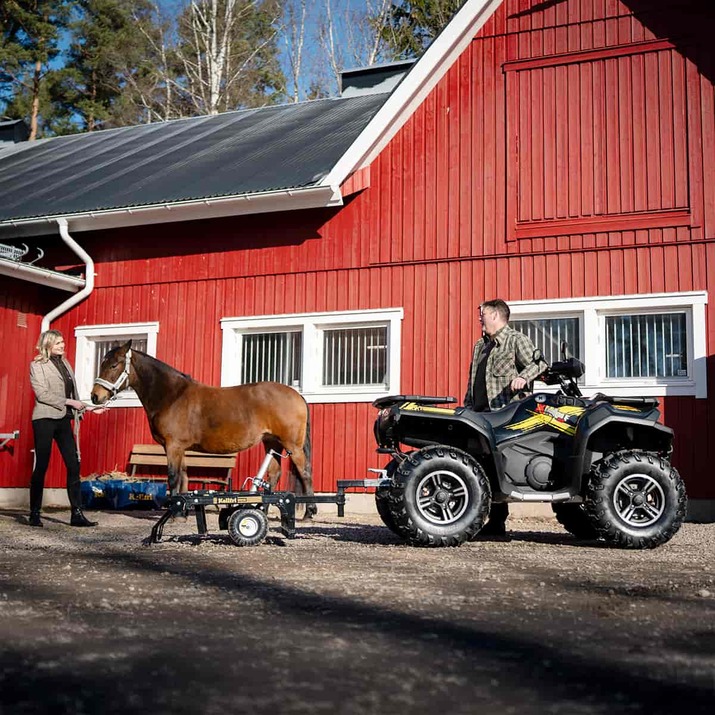 Gårdsharv ATV med justerbart chassis og drag