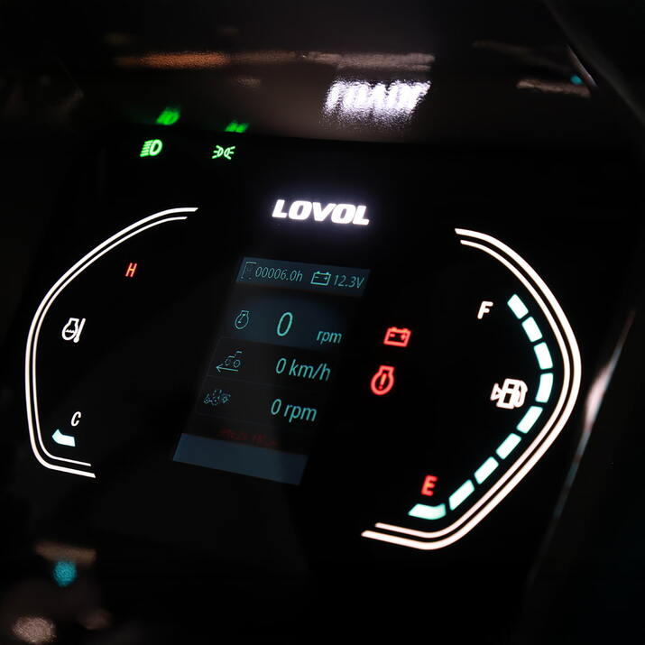 Kompakttraktor Lovol 25 hk med frontlaster, uten hytte 