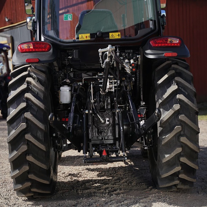 Traktor Lovol 75 hk 4WD med frontlaster, Stage V