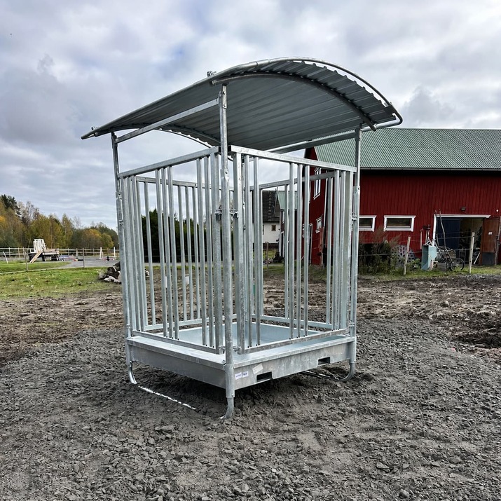 Fôrhekk med gittergrind for hest, 8 plasser