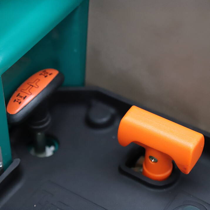 Kompakttraktor Lovol 25 hk med frontlaster, uten hytte 