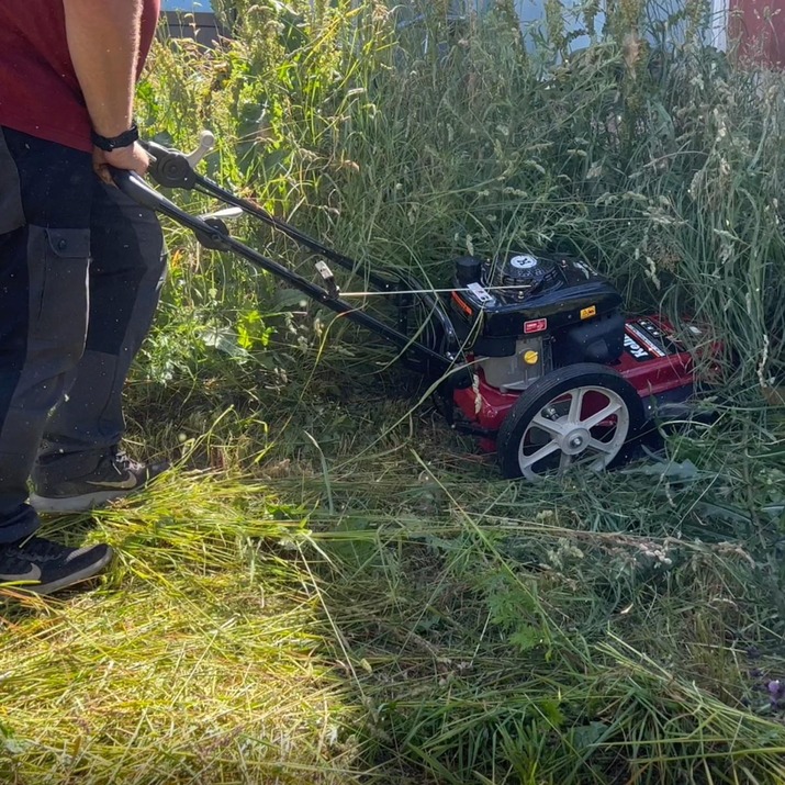 Gresstrimmer på hjul