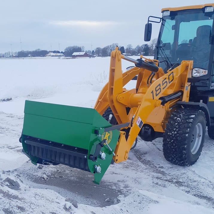 Sandspreder 1,8 m, frontmontert, Trima