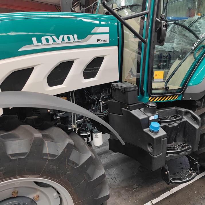 Traktor Lovol 110 hk 4WD