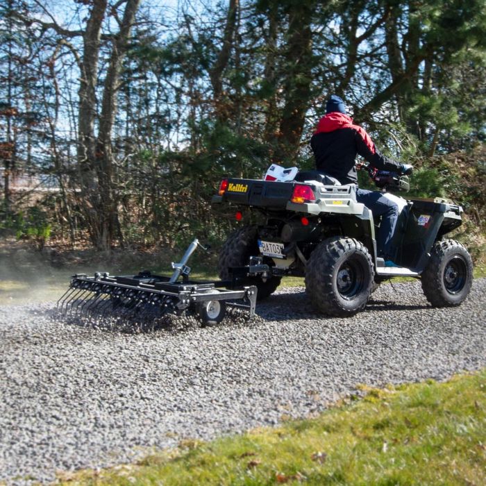 Gårdsharv ATV med justerbart chassis og drag