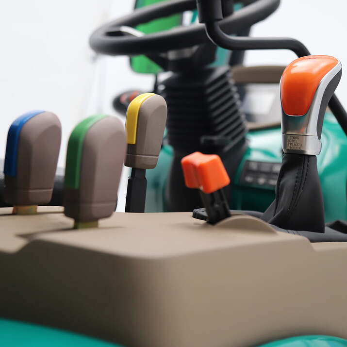 Kompakttraktor Lovol 25 hk med frontlaster, uten hytte 