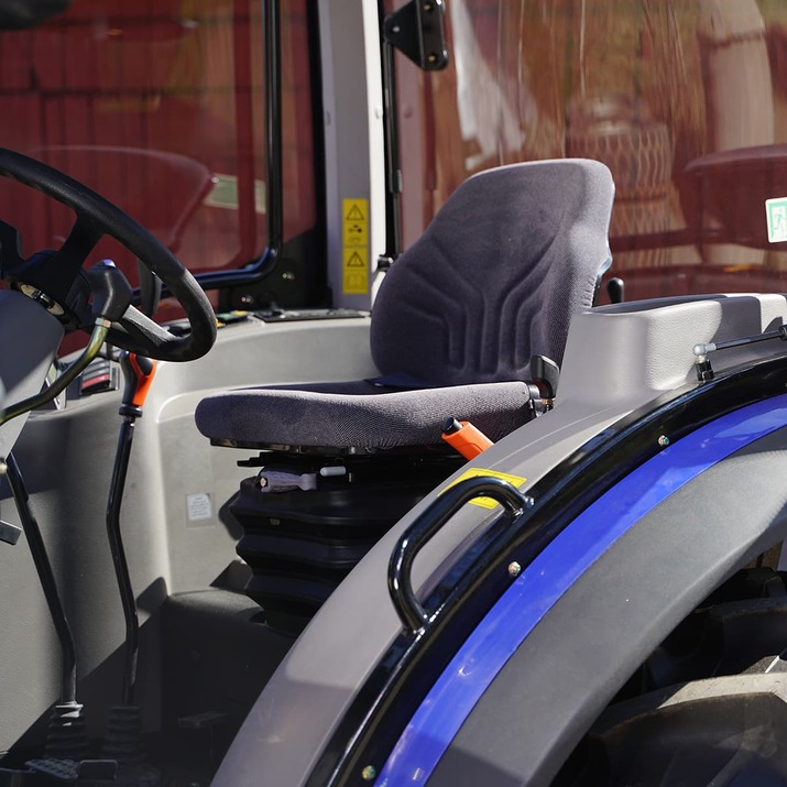 Traktor Lovol 50 hk 4WD med frontlaster, Stage V