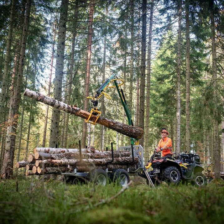 Skogsvogn ATV 3 tonn, med kran 4,2 m