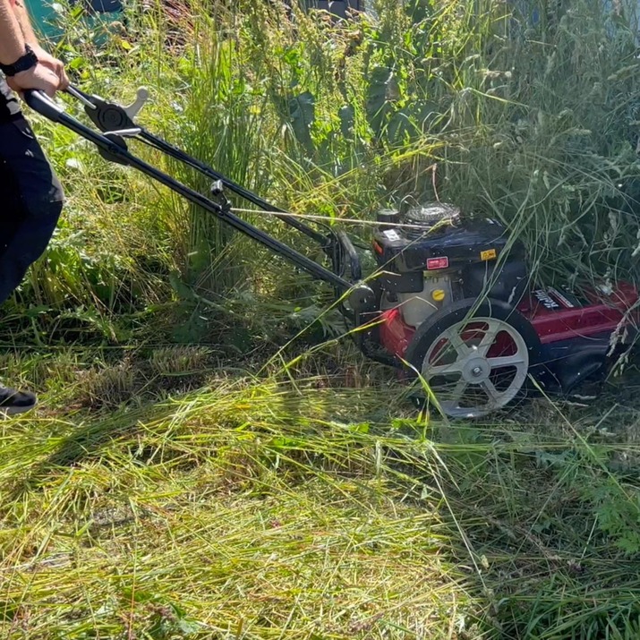 Gresstrimmer på hjul