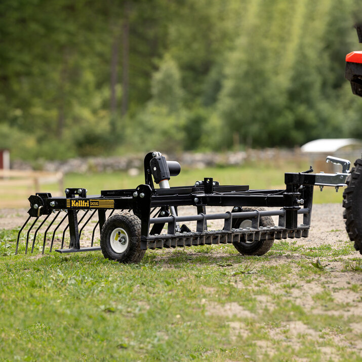 Gårdsharv ATV med justerbart chassis og drag