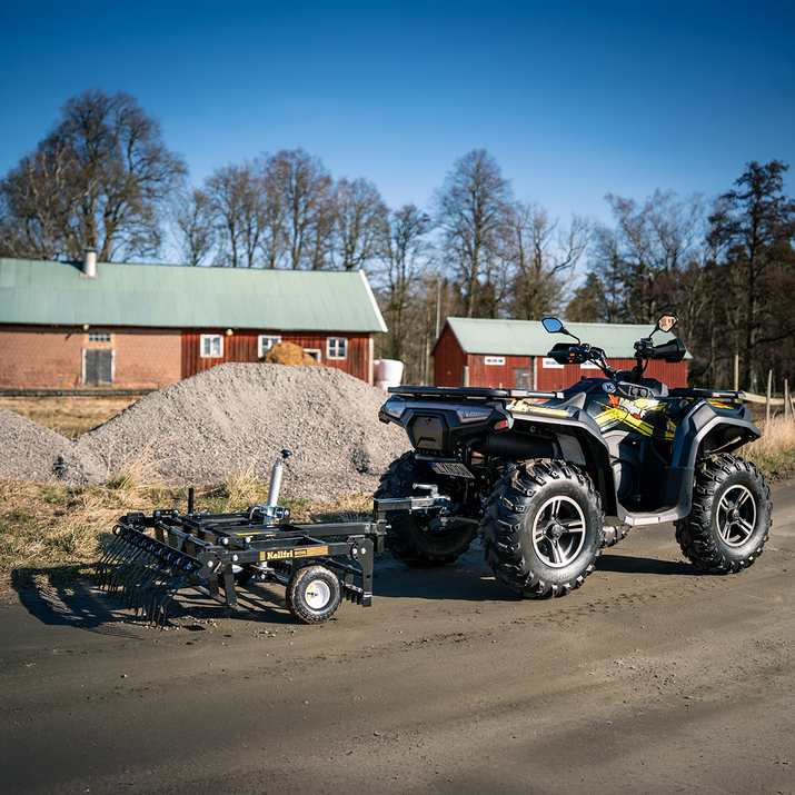 Gårdsharv ATV med justerbart chassis og drag