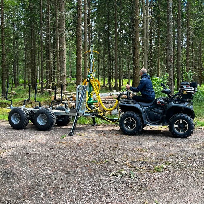 Skogsvogn ATV 3 tonn, med kran 4,2 m