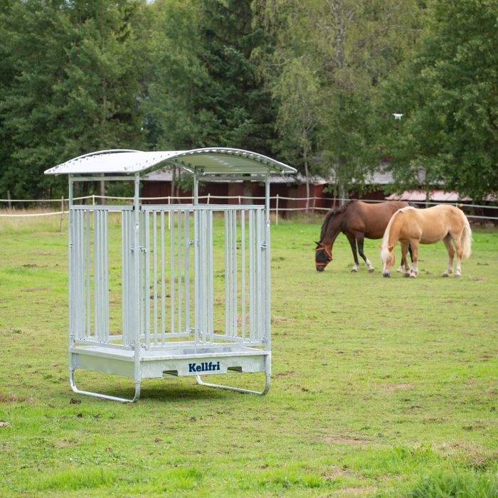 Fôrhekk med gittergrind for hest, 8 plasser