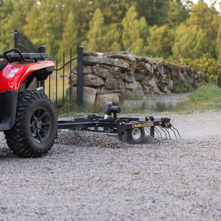 Gårdsharv ATV med justerbart chassis og drag
