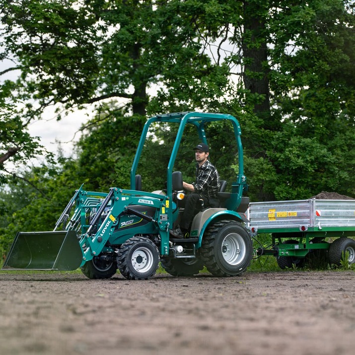 Kompakttraktor Lovol 25 hk med frontlaster, uten hytte