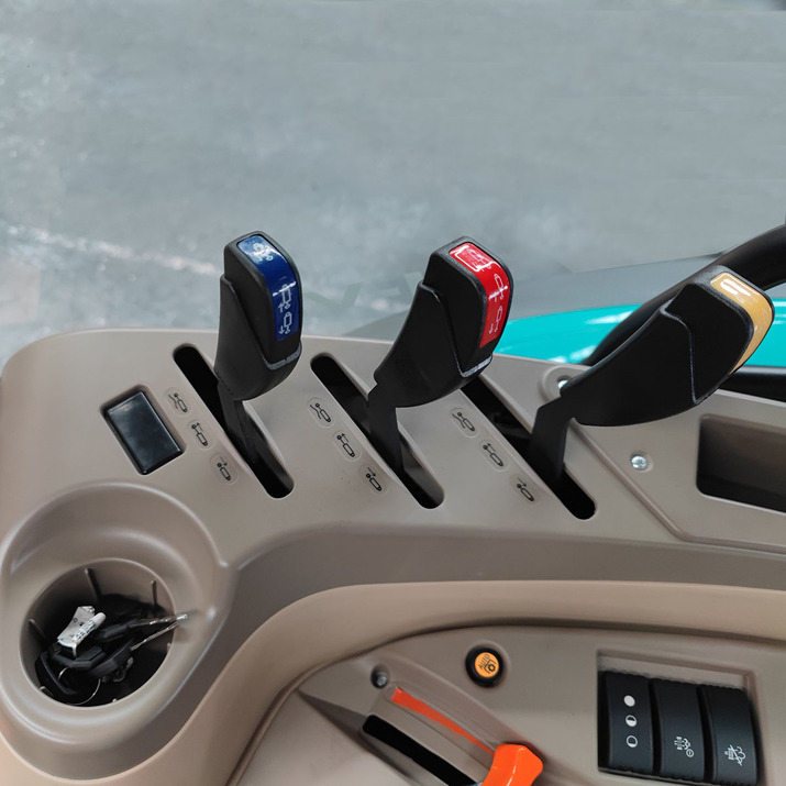 Traktor Lovol 110 hk 4WD