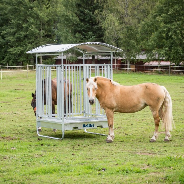 Fôrhekk med gittergrind for hest, 8 plasser